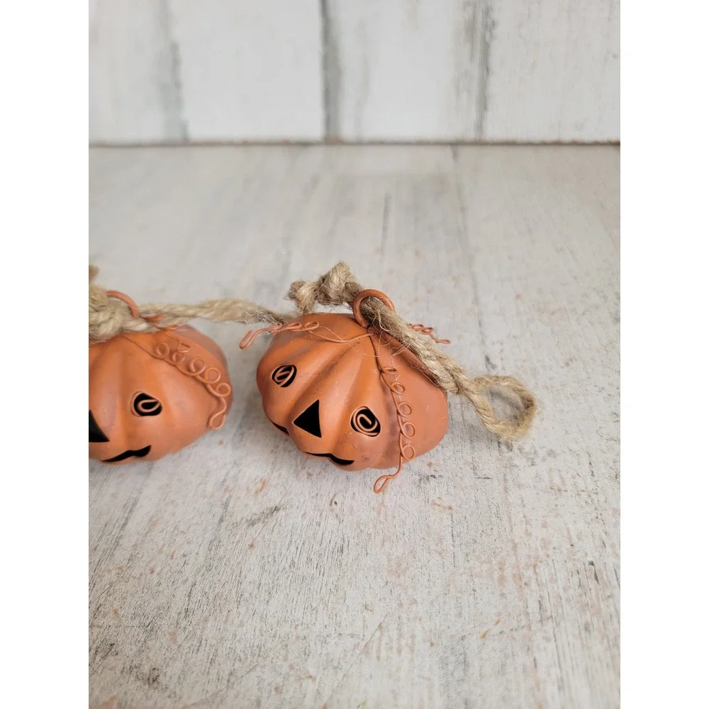 Vintage rustic pumpkin metal bell set Halloween jack O'Lantern home decor